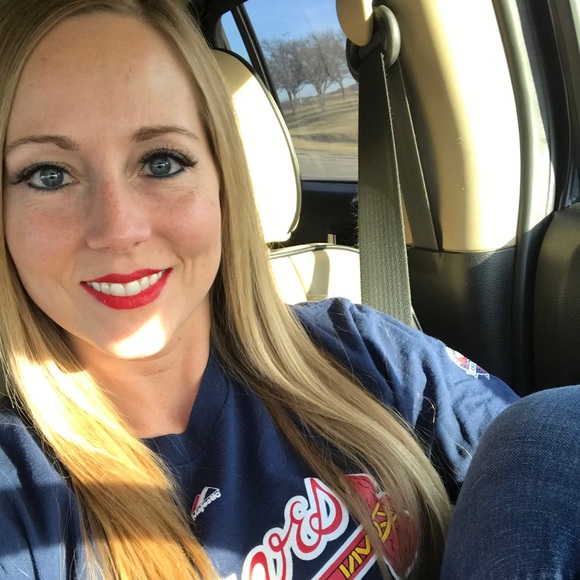 Meet your Posher, Ashlee - Picture 2 of 3